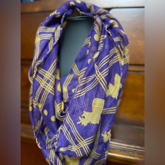 LSU Purple & Gold Infinity Scarf with Louisiana State Symbol - Picture 1 of 3